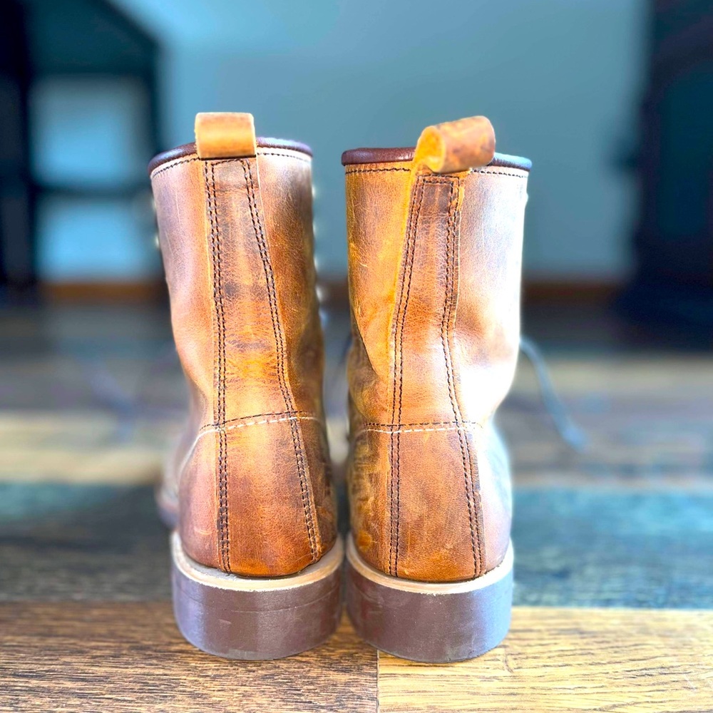 Women’s 6.5 Red Wing Heritage Silversmiths. Only worn once. PERFECT condition